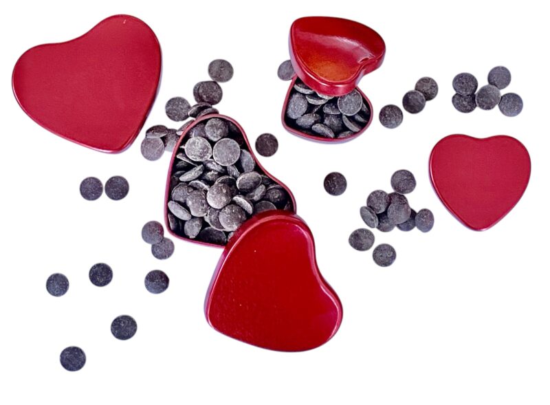 RED HEART TIN
Belgian Dark Chocolate Buttons