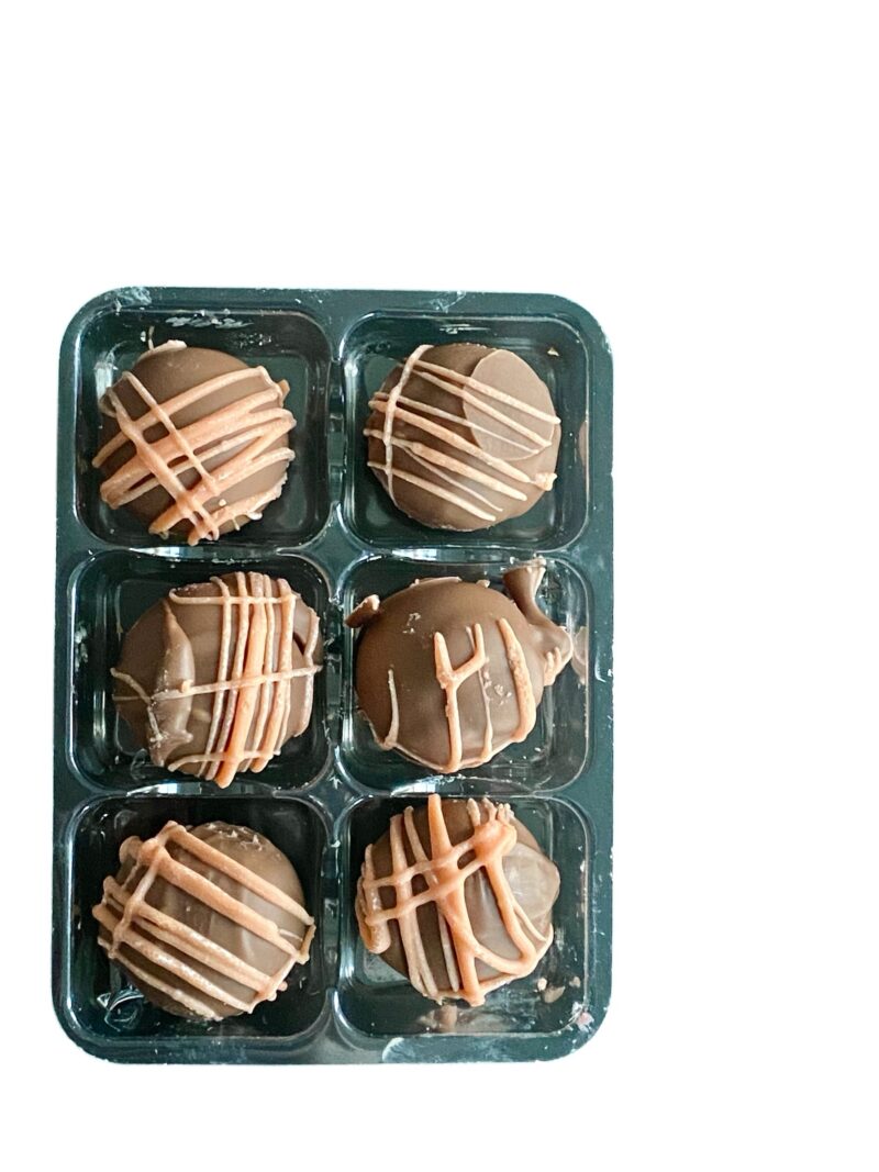 RHUBARB & CUSTARD TRUFFLES 
Pack of 6 - Image 2