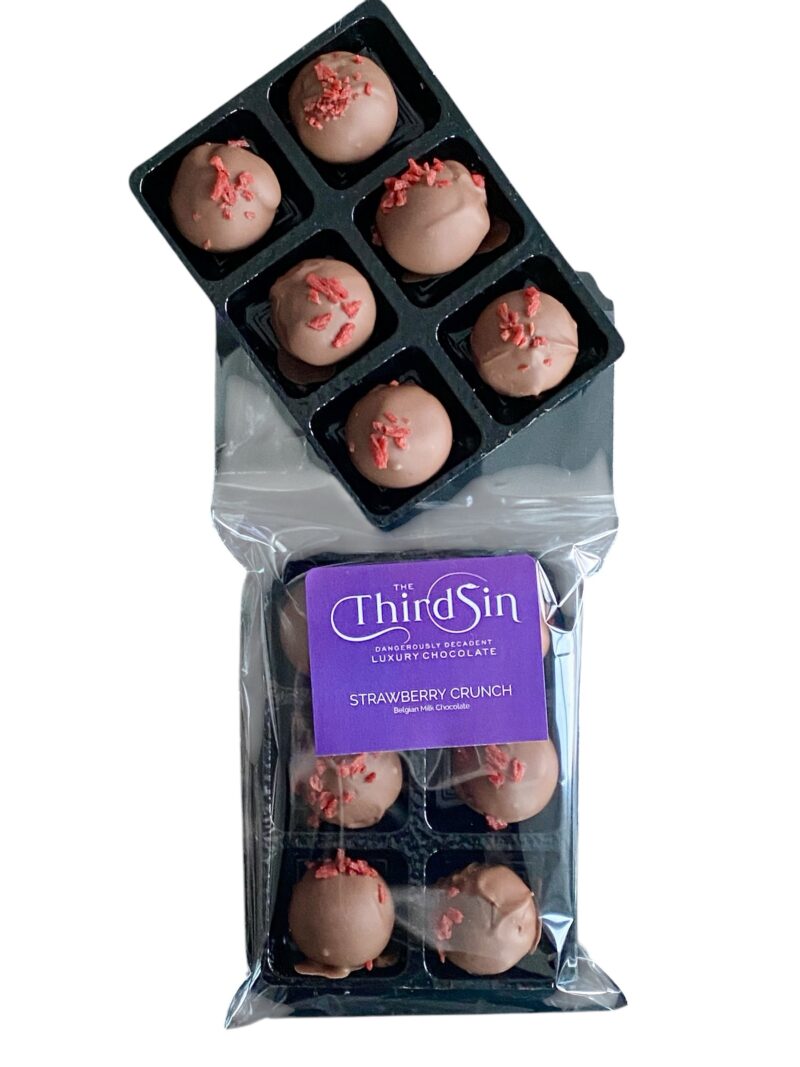 STRAWBERRY CRUNCH TRUFFLES
Pack of 6 - Image 3